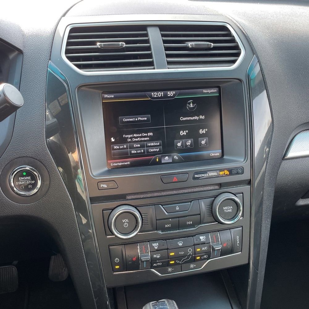 Used 2016 Ford Explorer XLT w/ Equipment Group 202A image 11