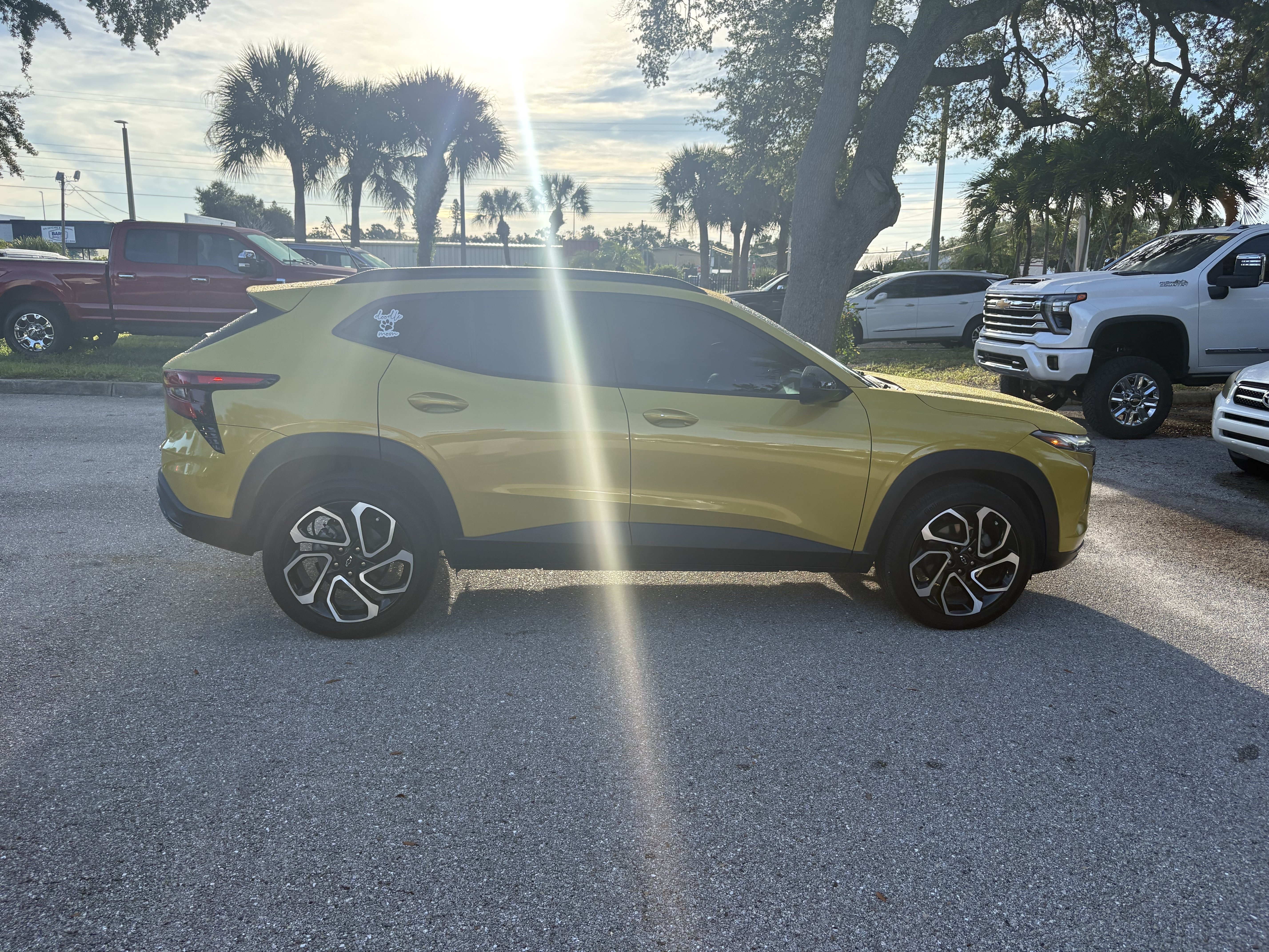 Certified 2024 Chevrolet Trax RS w/ Sunroof Package FWD image 8