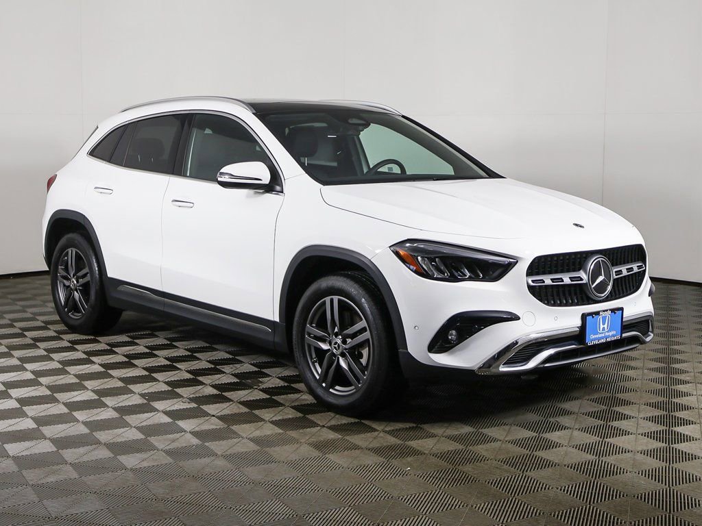 Used 2025 Mercedes-Benz GLA 250 4MATIC image 2