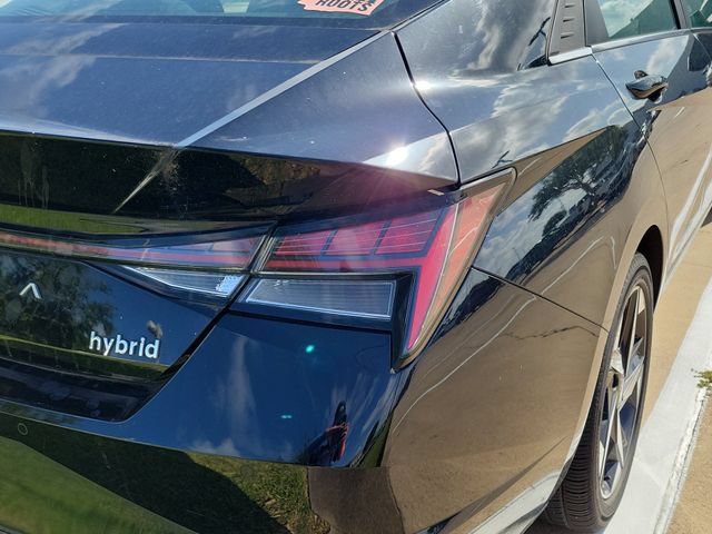 Used 2022 Hyundai Elantra Limited w/ Cargo Package FWD image 7