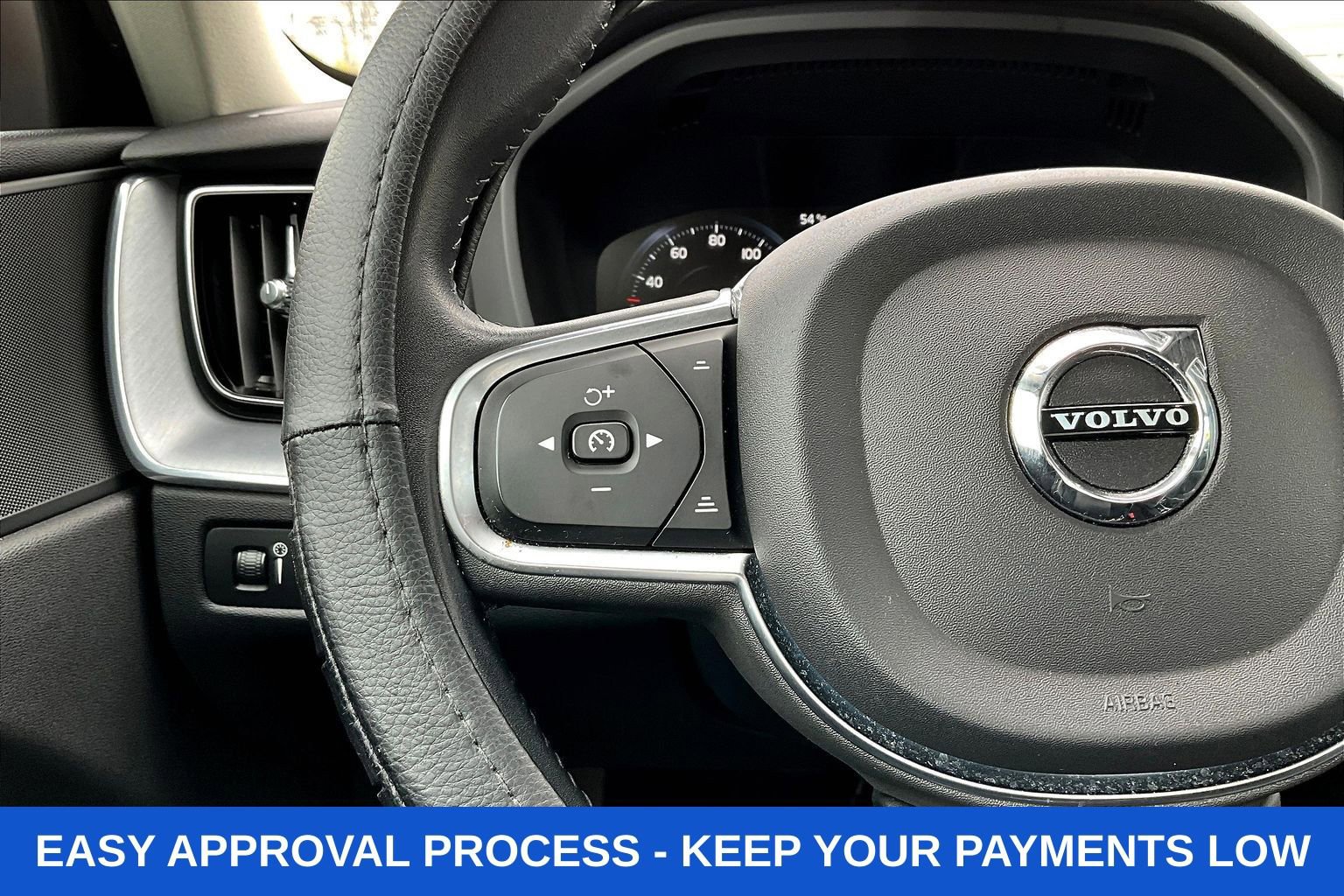 Used 2021 Volvo XC60 T5 Momentum w/ Premium Package image 14