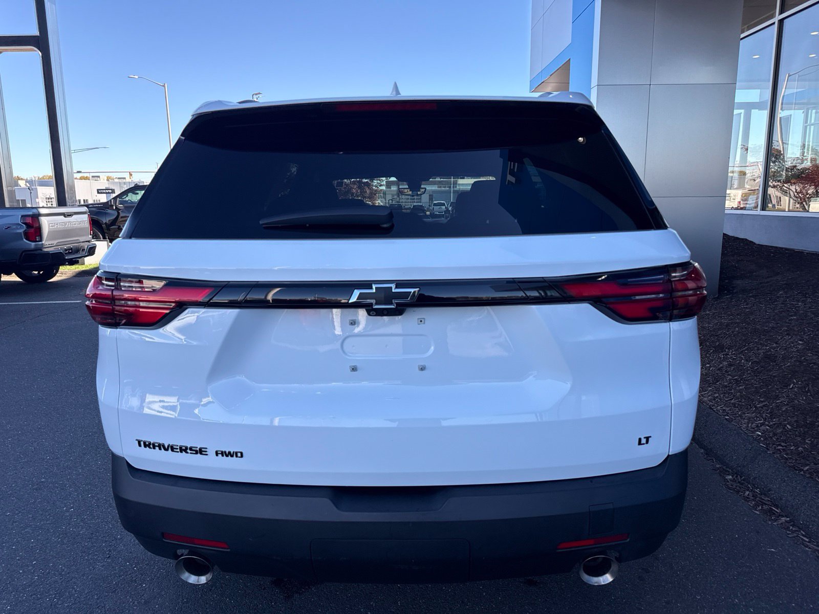 Used 2023 Chevrolet Traverse LT w/ Midnight/Sport Edition AWD/4WD image 8