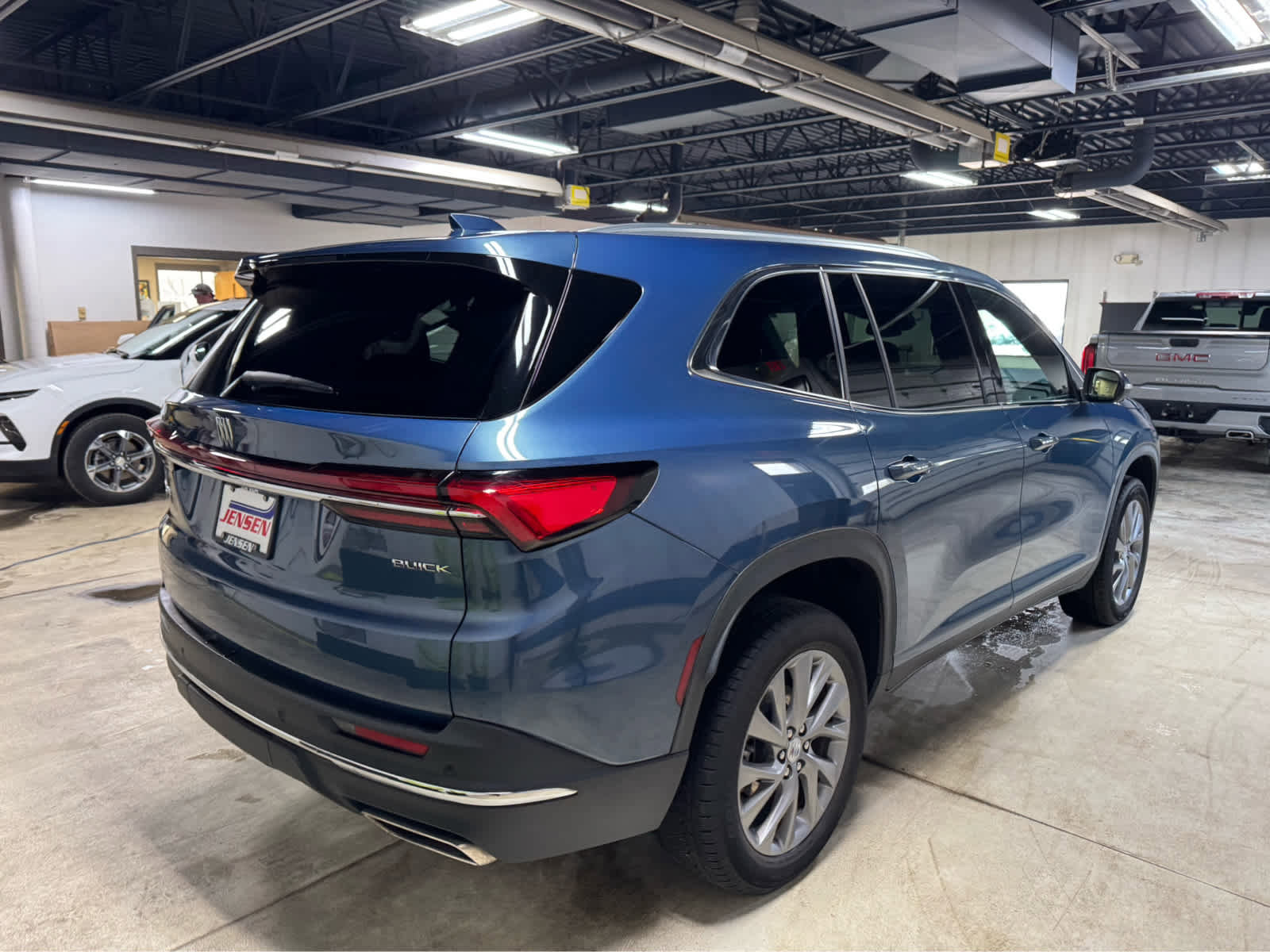 Certified 2025 Buick Enclave Preferred image 4