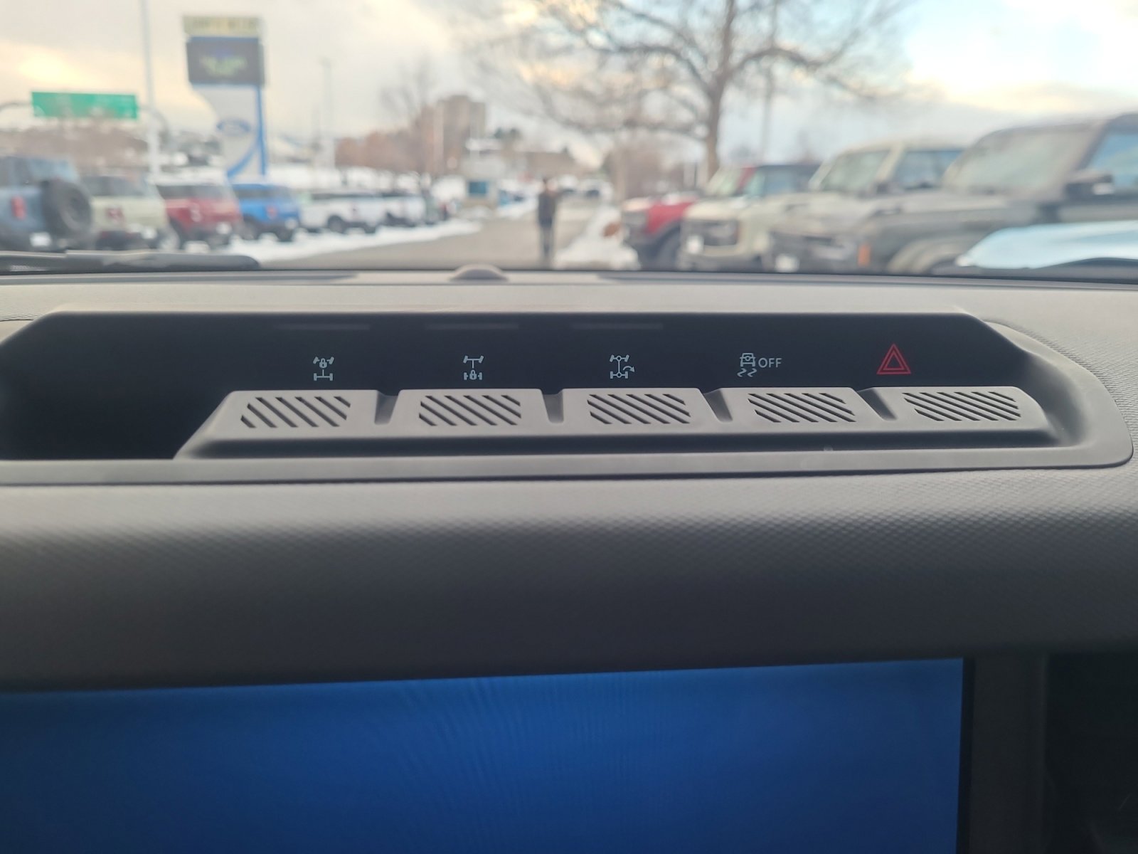 Certified 2024 Ford Bronco Everglades image 33