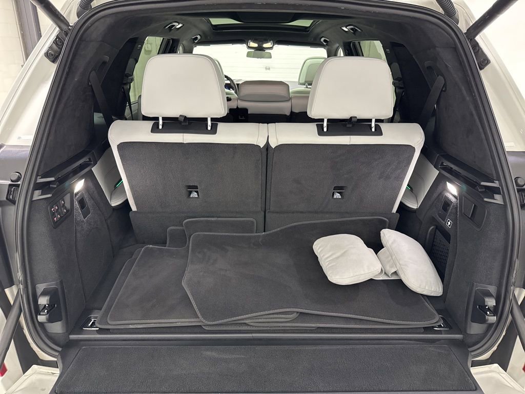 Used 2023 BMW X7 xDrive40i w/ M Sport Package image 39