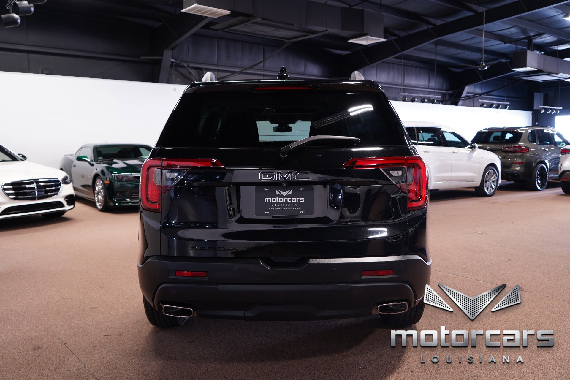 Used 2022 GMC Acadia SLE w/ Driver Convenience Package image 6