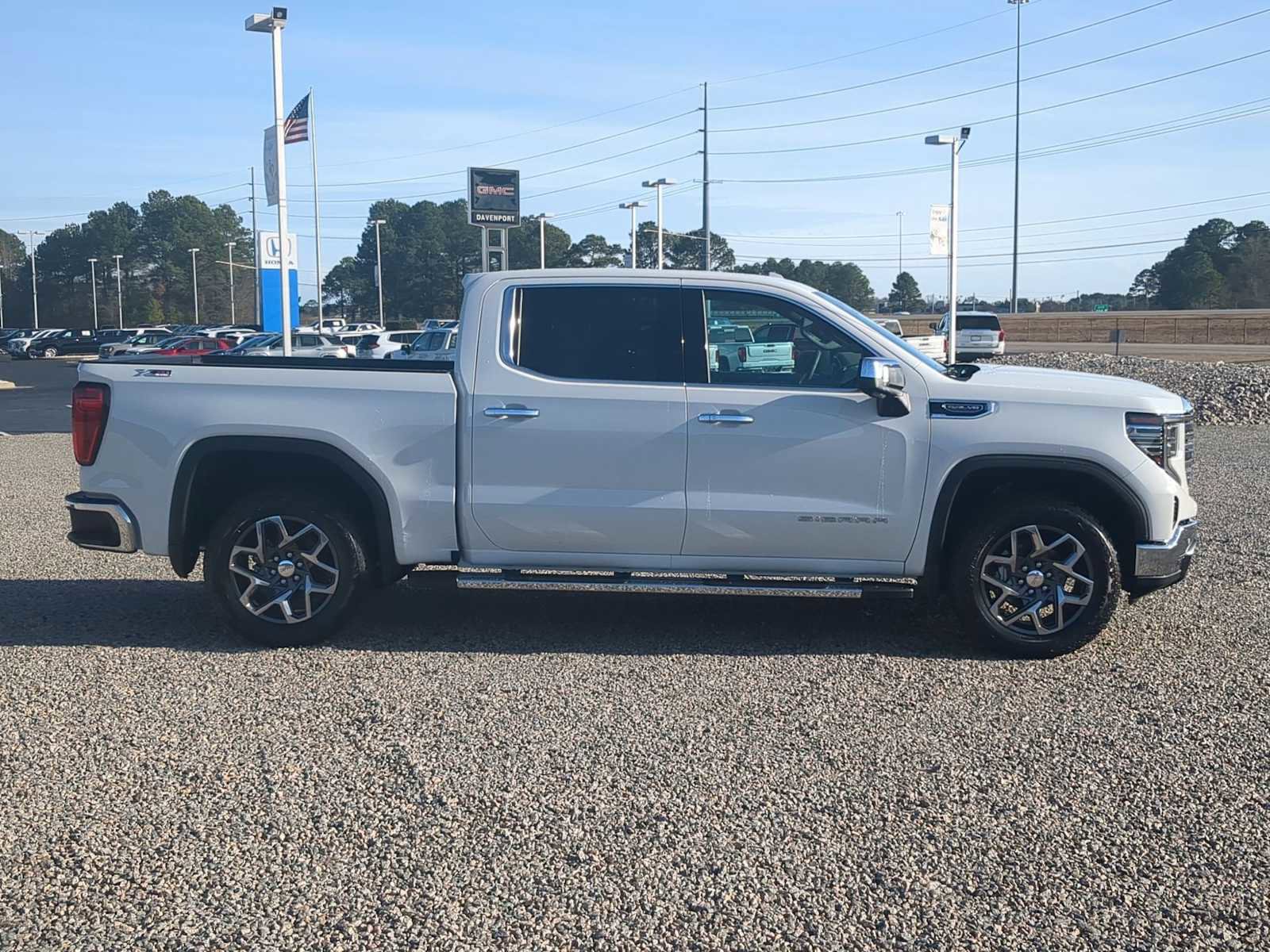 New 2026 GMC Sierra 1500 SLT w/ SLT Premium Plus Package image 9