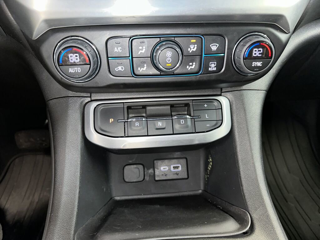 Certified 2023 GMC Acadia SLE w/ Driver Convenience Package image 13