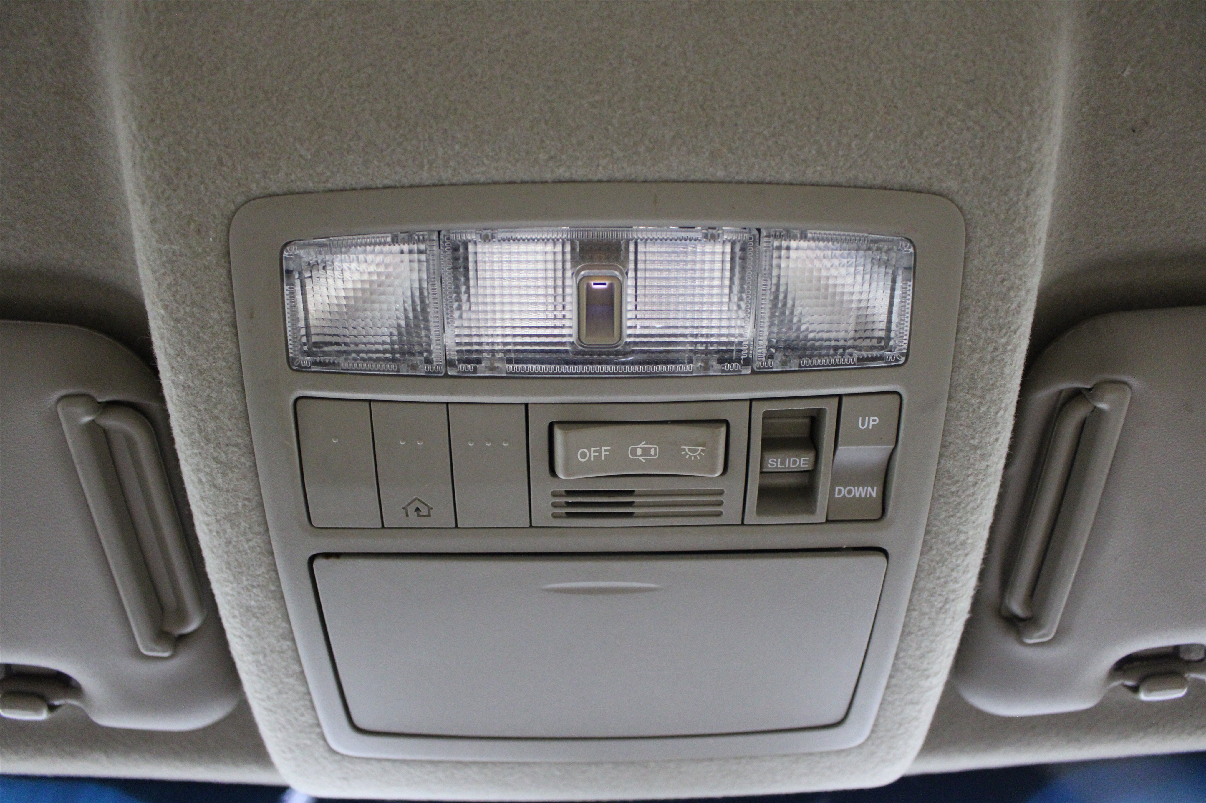 Used 2013 Toyota Highlander Limited FWD image 17