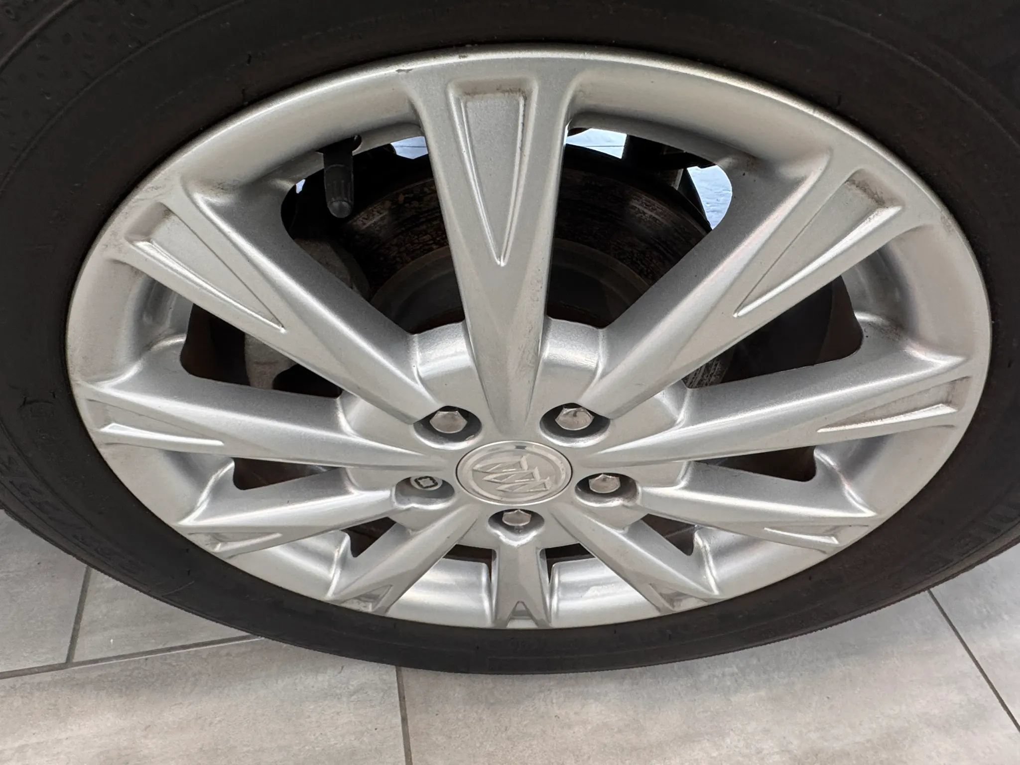 Used 2010 Buick Lucerne CX FWD image 9