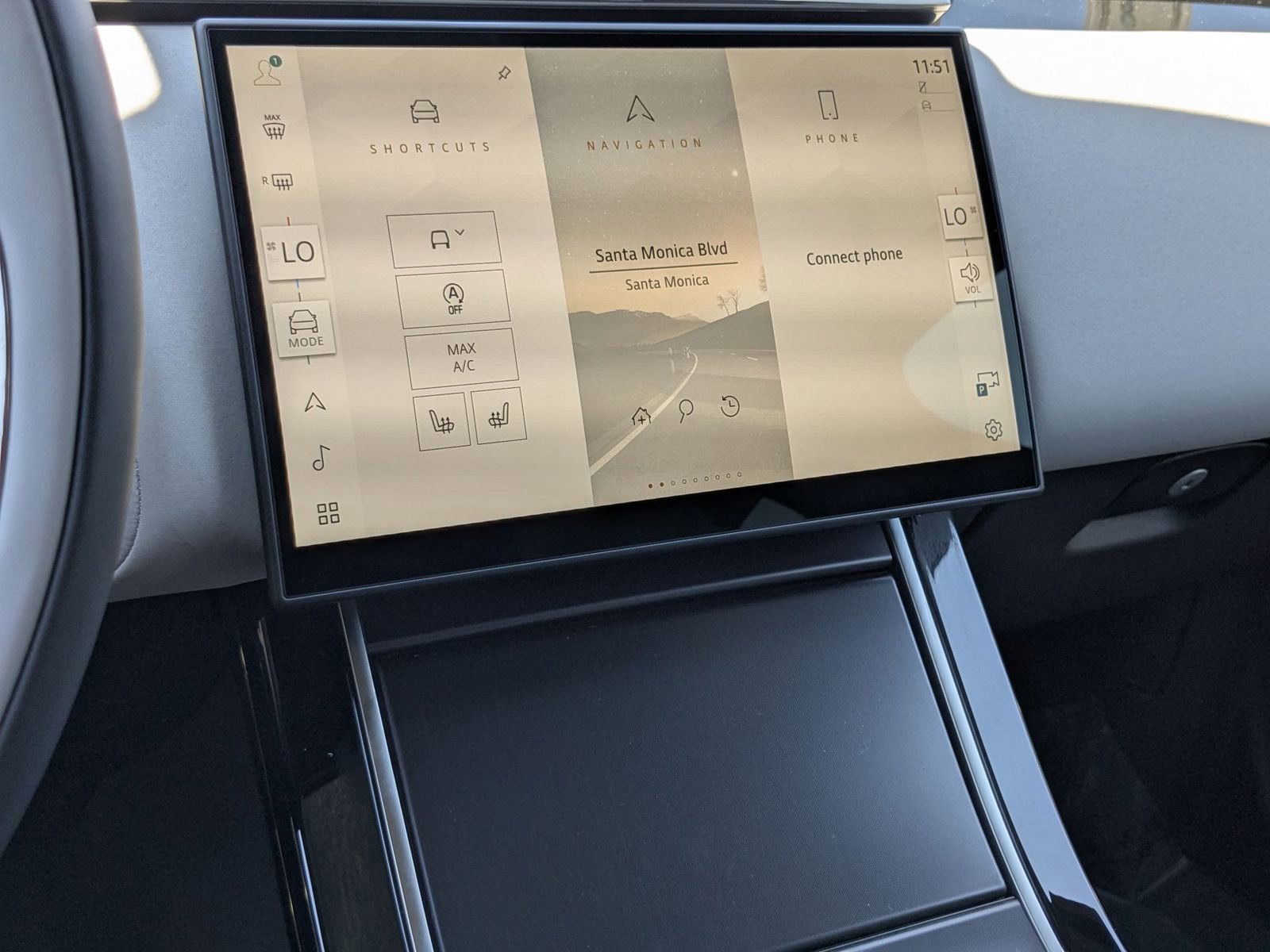 New 2026 Land Rover Range Rover Velar Dynamic SE image 12