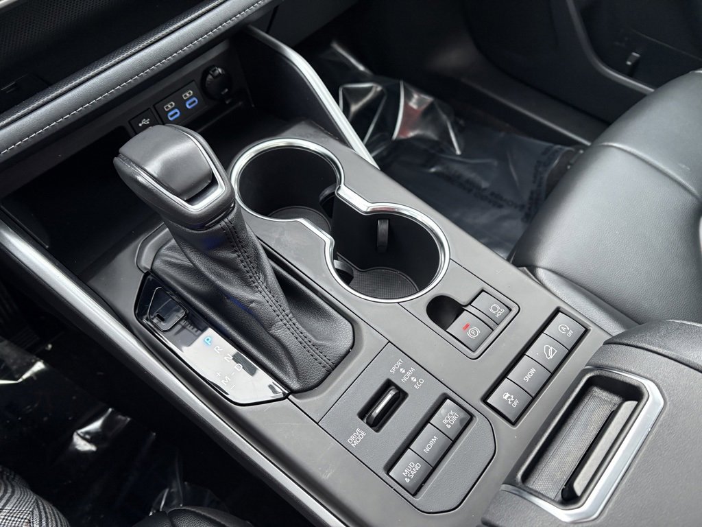 Certified 2022 Toyota Highlander XLE image 25