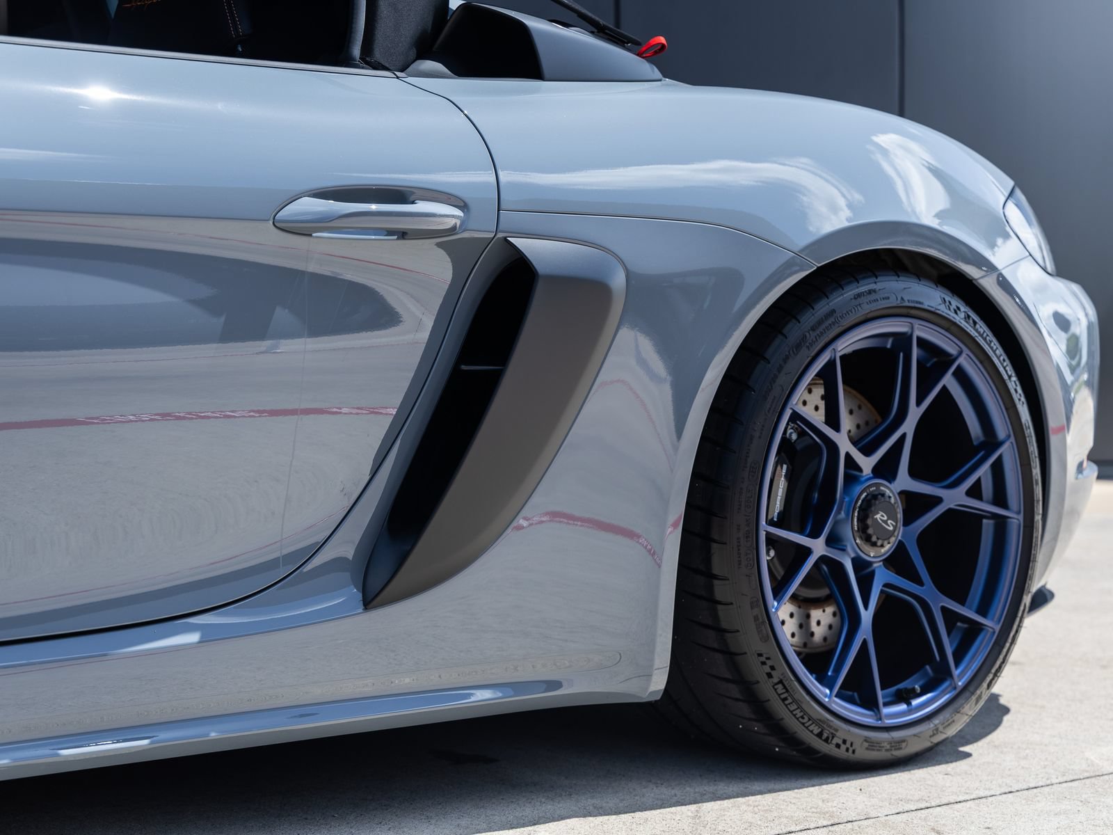 Certified 2025 Porsche 718 Boxster Spyder RS RWD image 17