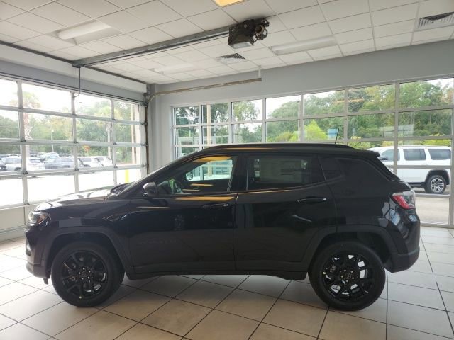New 2026 Jeep Compass Latitude w/ Sun and Sound Group image 6