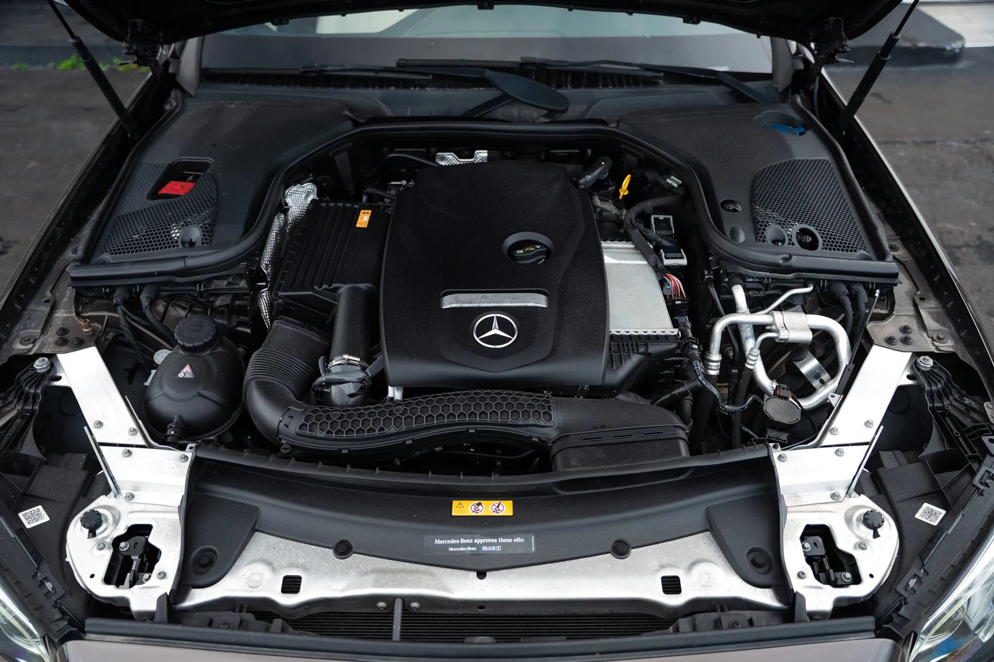 Used 2017 Mercedes-Benz E 300 4MATIC image 26