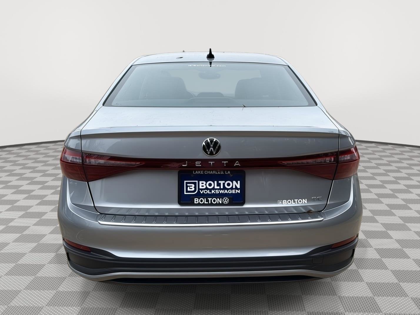 Certified 2025 Volkswagen Jetta SE image 4