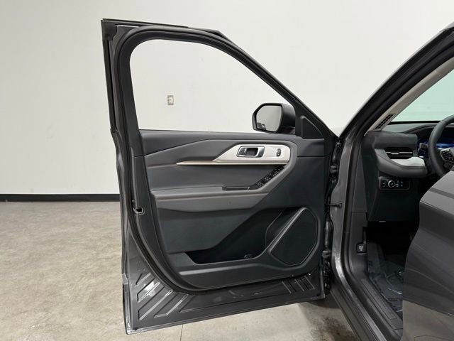 New 2026 Ford Explorer Active image 12
