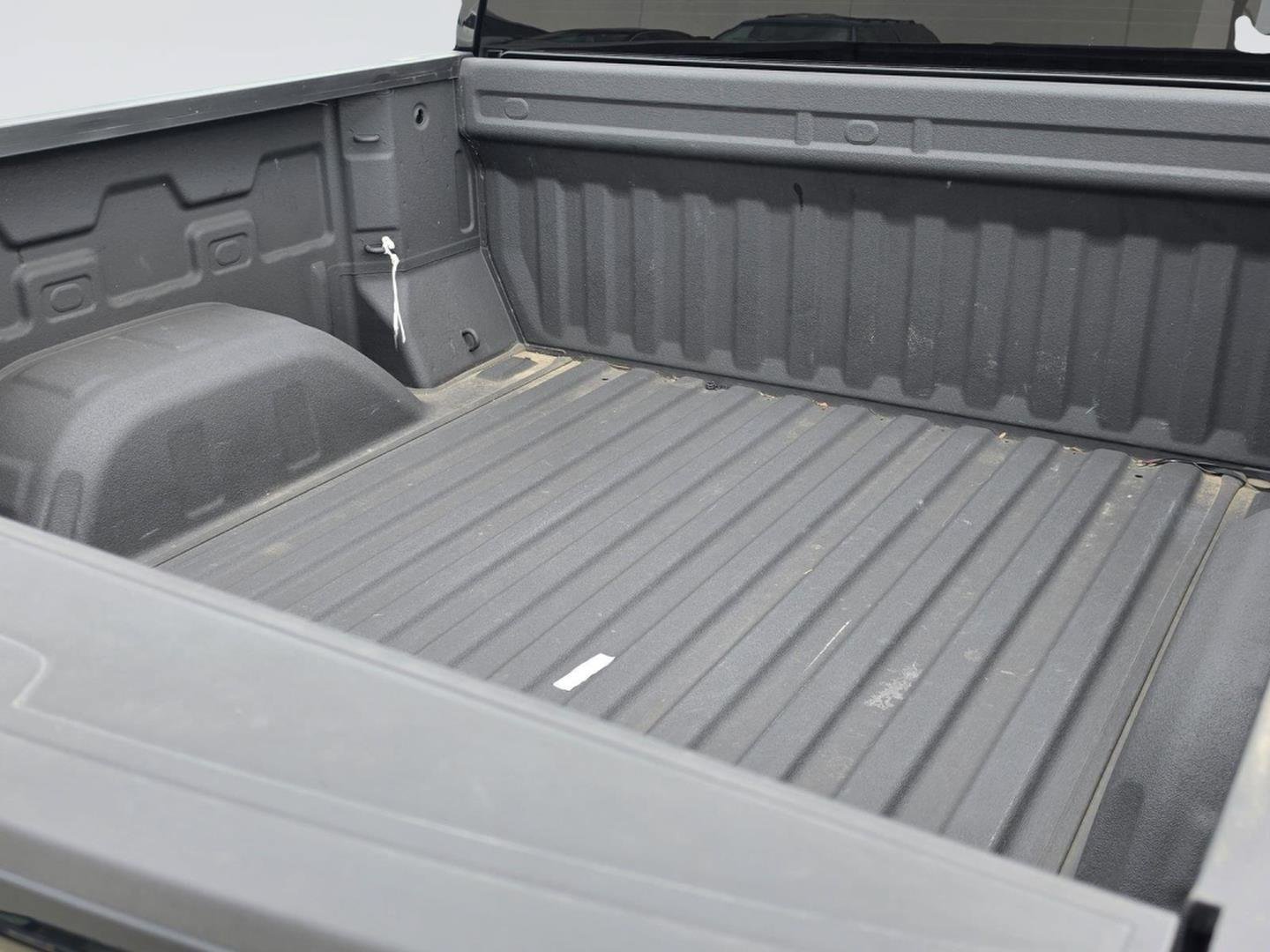 Used 2023 Chevrolet Silverado 1500 LT AWD/4WD image 7