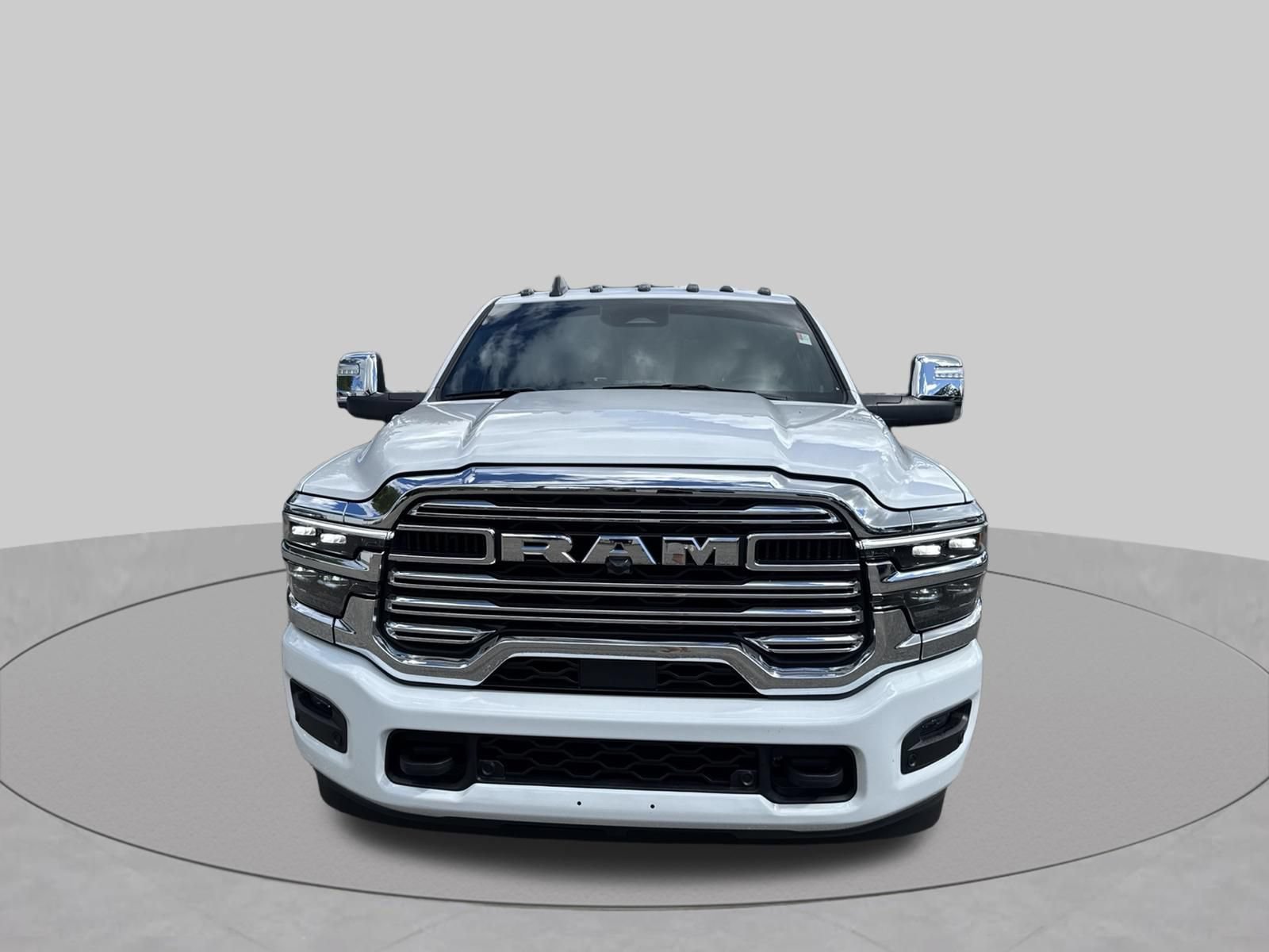 Used 2026 RAM 3500 Laramie AWD/4WD image 9