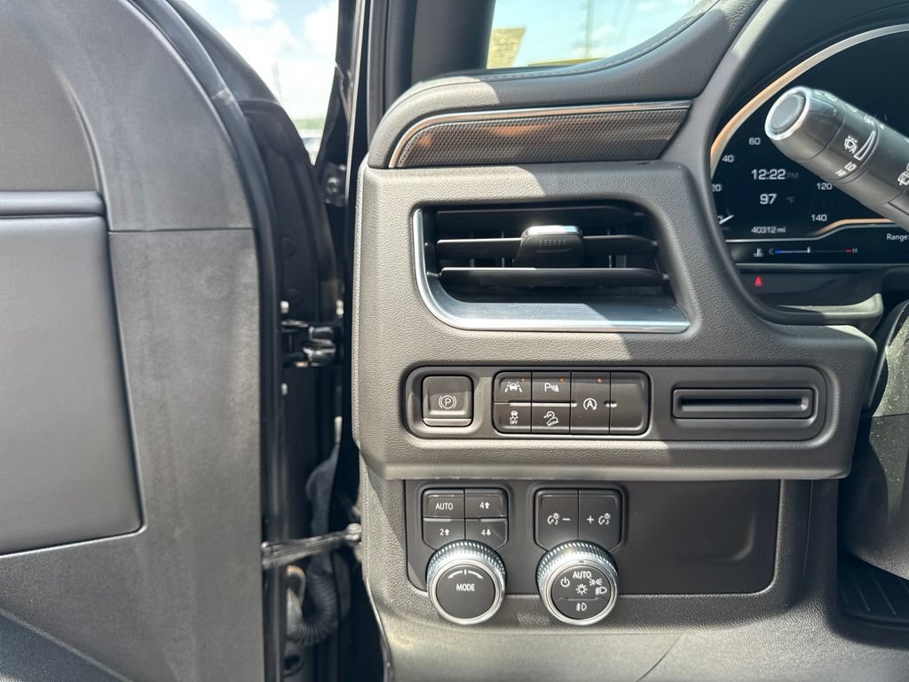 Used 2023 GMC Yukon AT4 AWD/4WD image 12