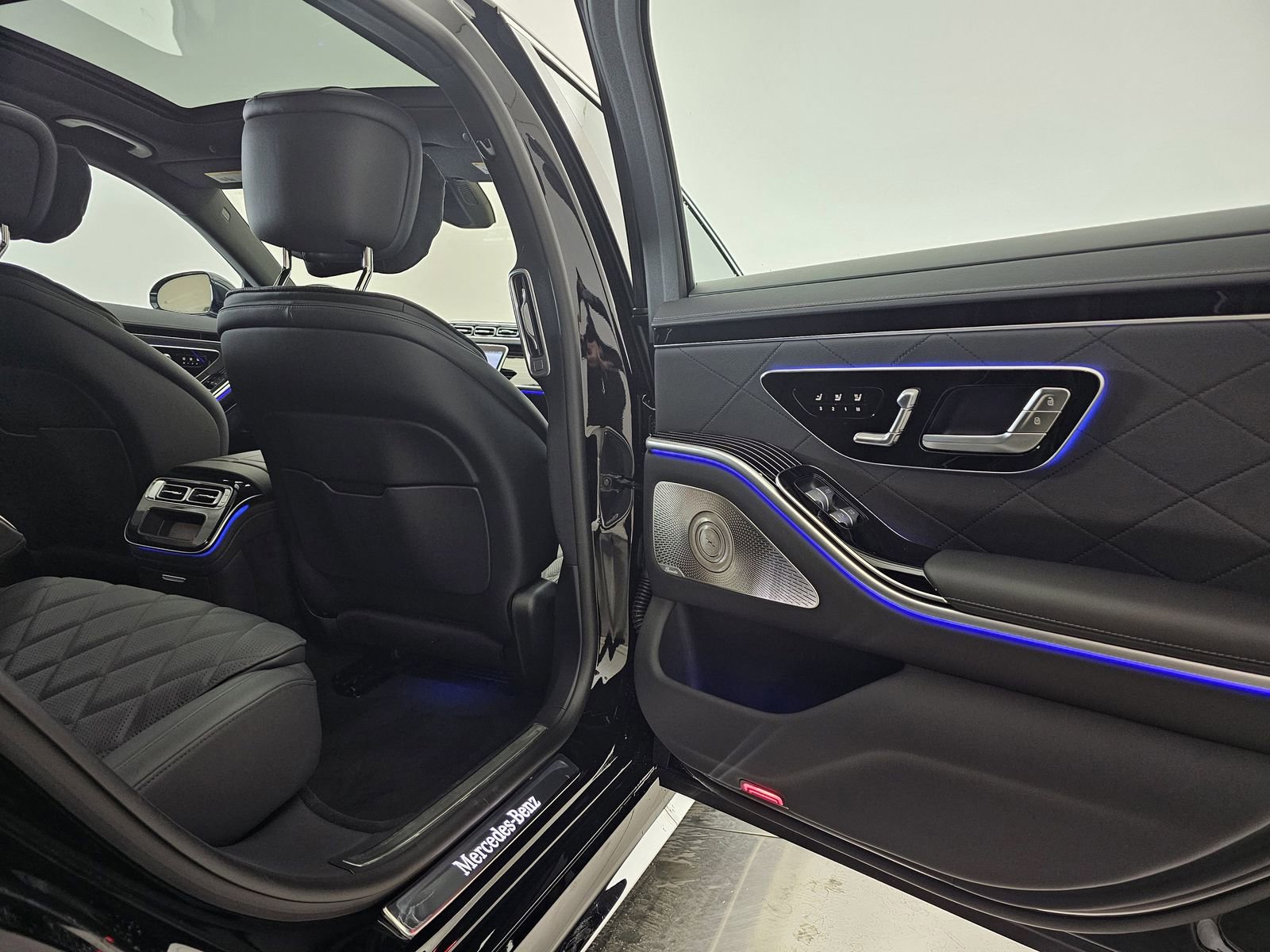New 2026 Mercedes-Benz S 580 4MATIC Sedan image 25