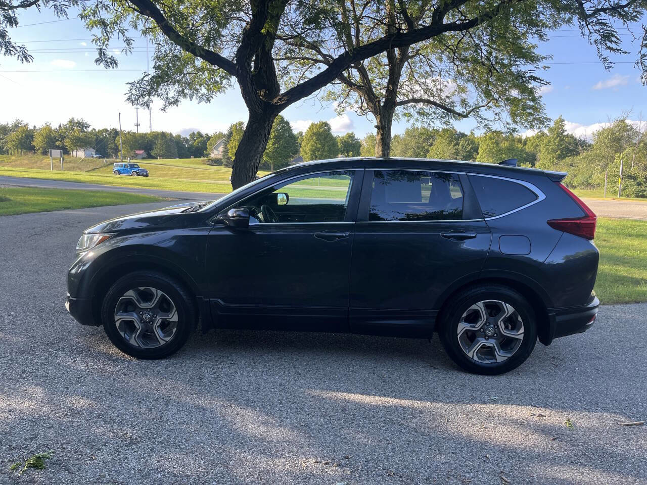 Used 2018 Honda CR-V EX image 2