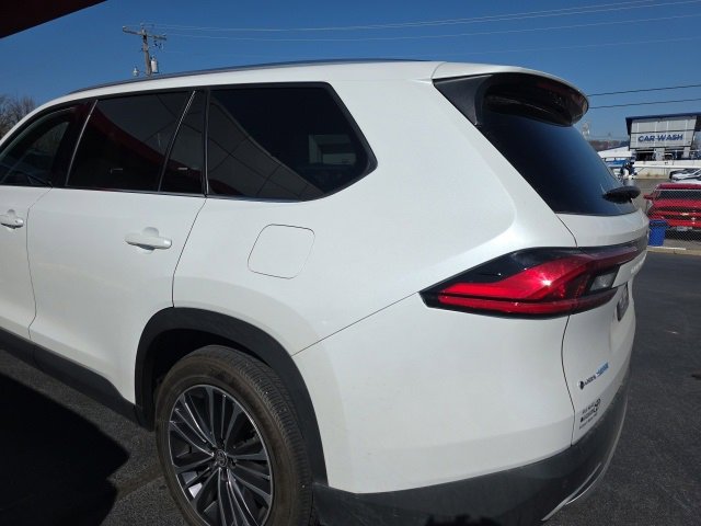 Used 2024 Toyota Grand Highlander AWD Hybrid image 18