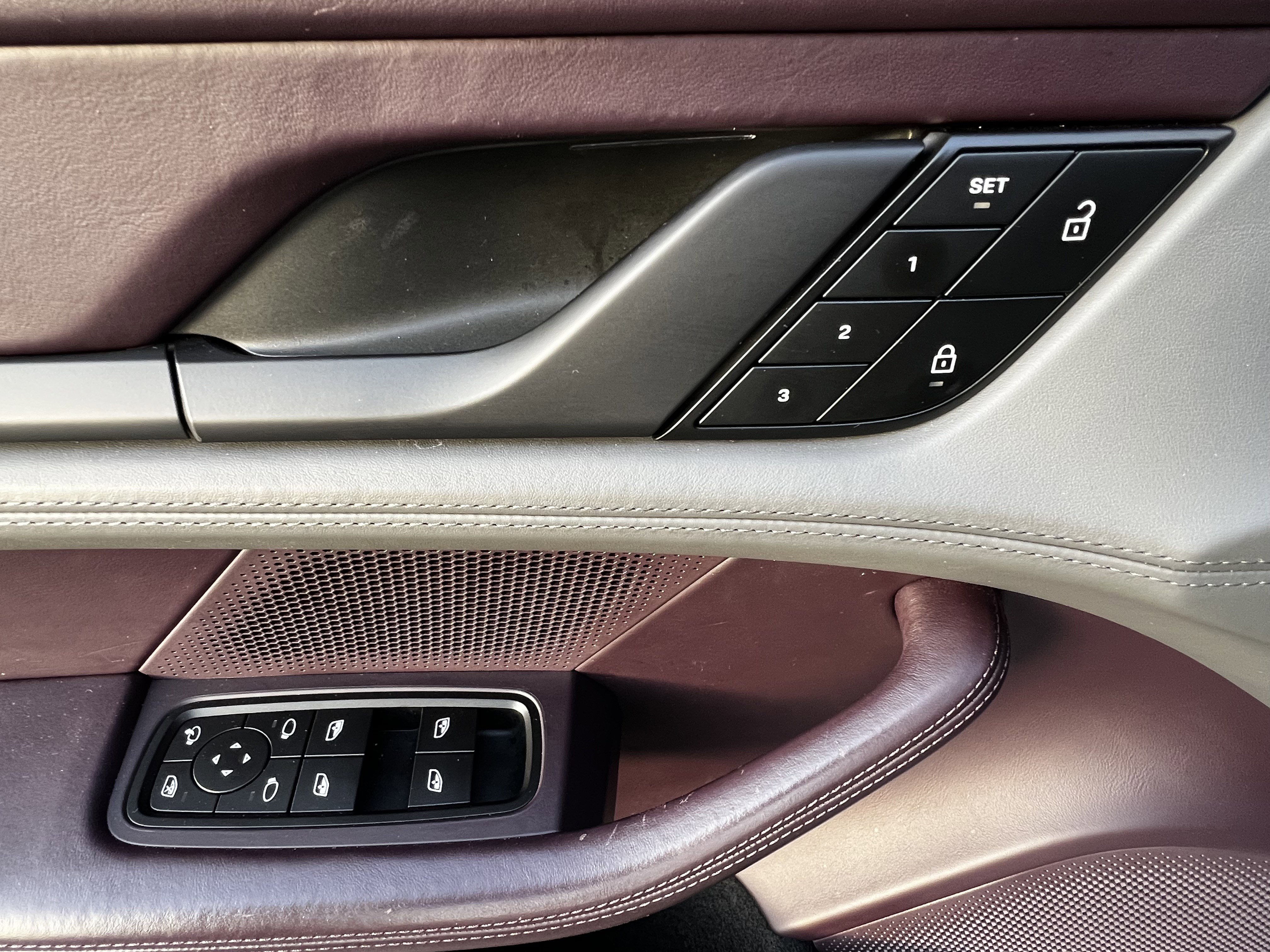 Used 2022 Porsche Taycan 4S image 14