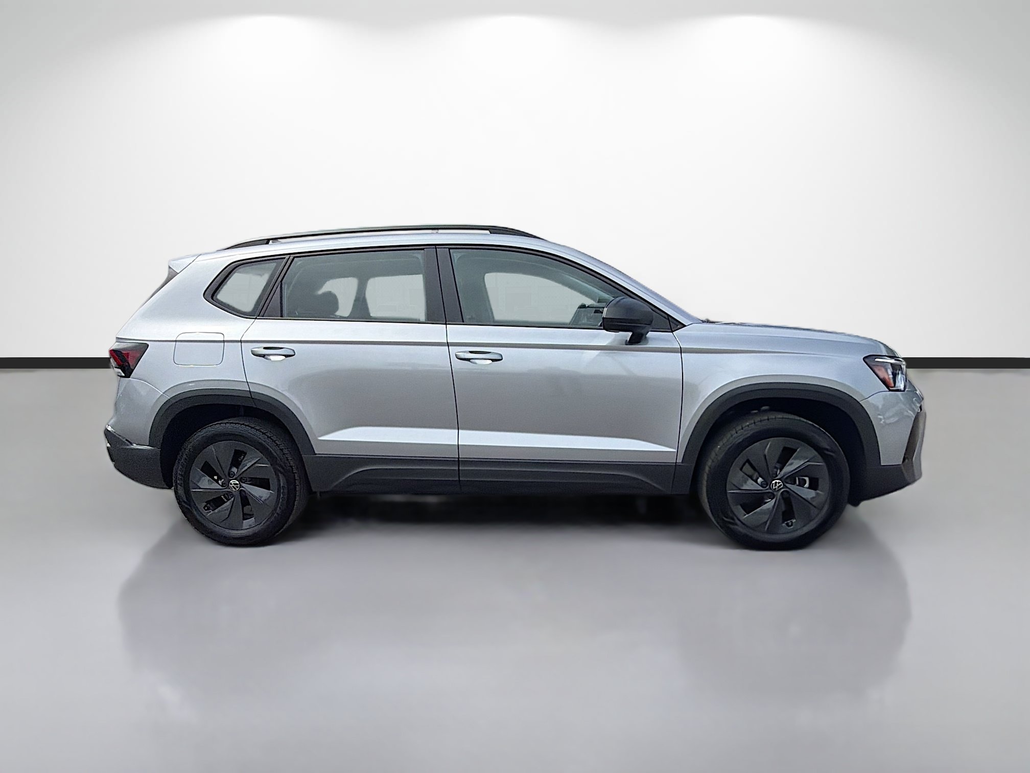 Used 2025 Volkswagen Taos S FWD image 2