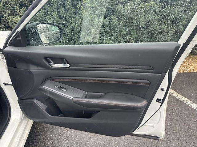 Used 2022 Nissan Altima 2.5 SR w/ Midnight Edition Package image 15