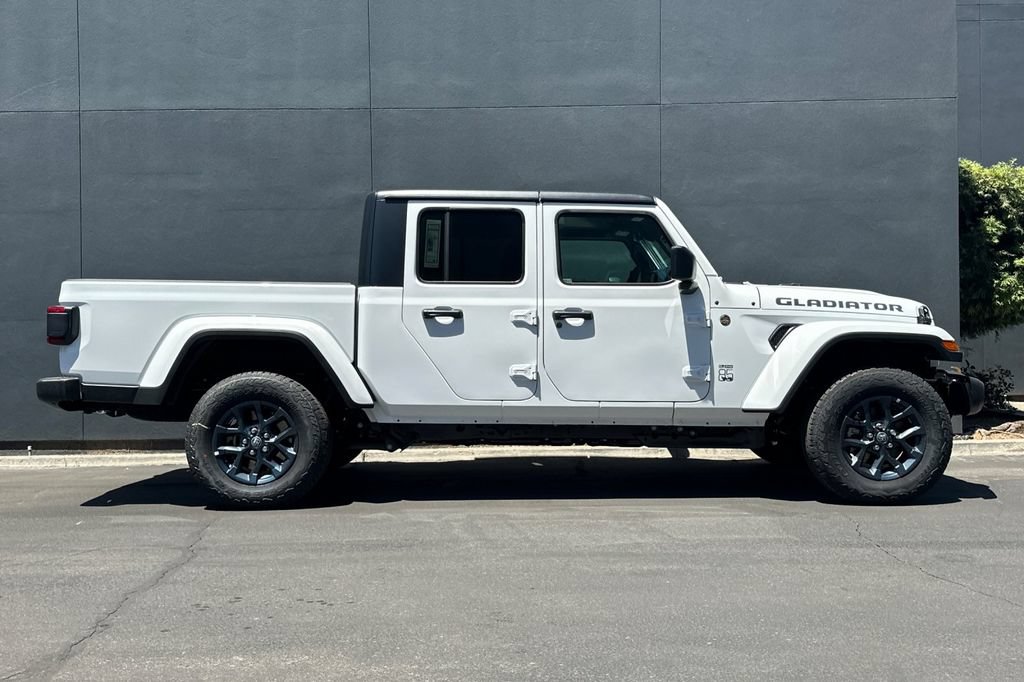 New 2026 Jeep Gladiator Sport AWD/4WD image 3