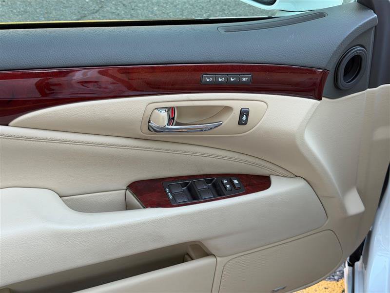 Used 2007 Lexus LS 460 RWD image 27