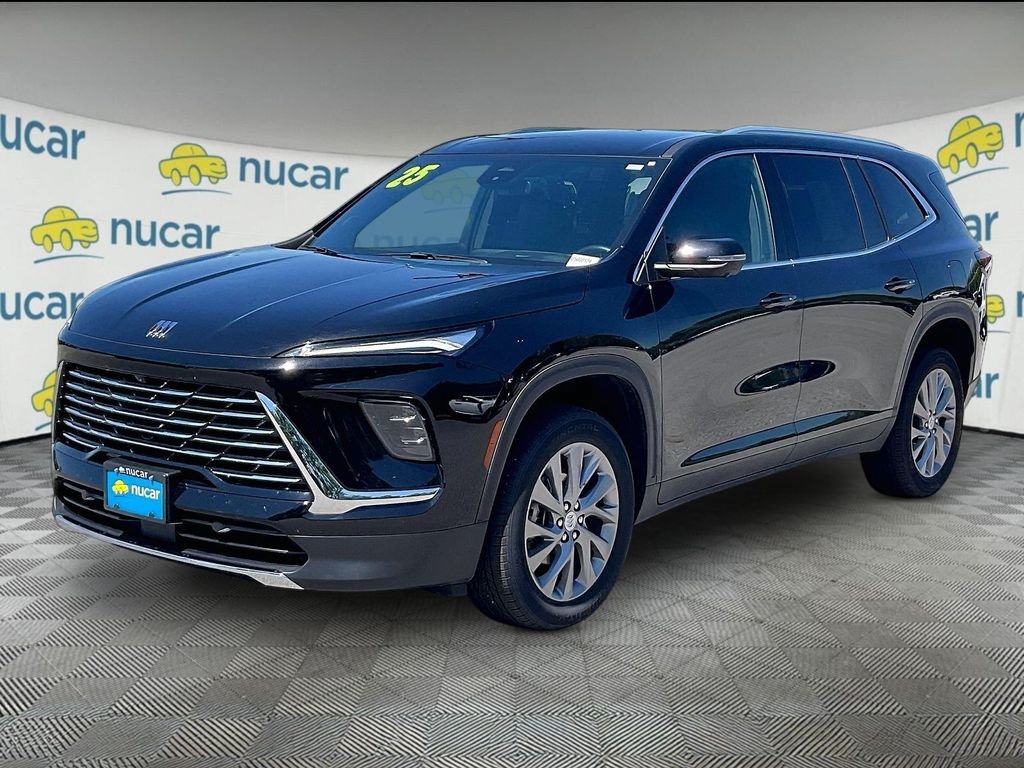 Used 2025 Buick Enclave Preferred AWD/4WD image 3