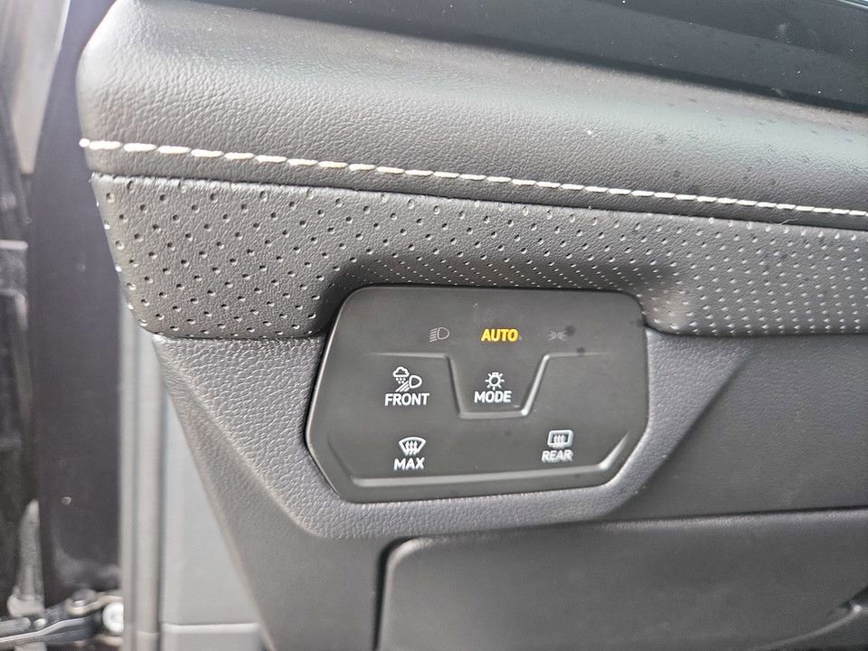 Used 2024 Volkswagen Atlas SE image 21