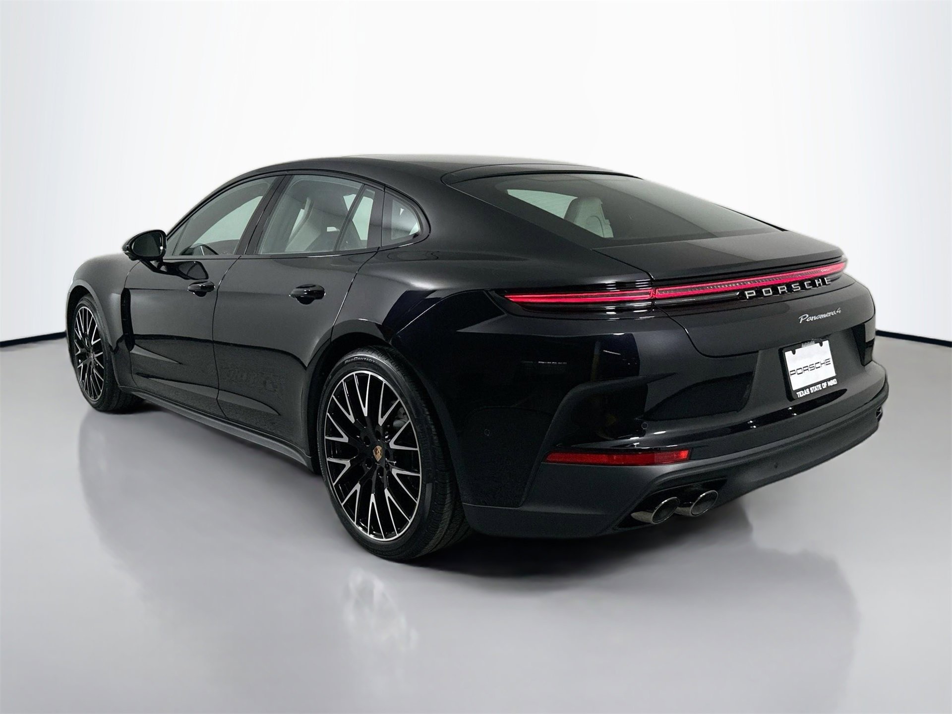 New 2026 Porsche Panamera 4 image 3