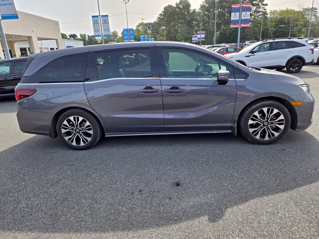 Used 2025 Honda Odyssey Elite image 4
