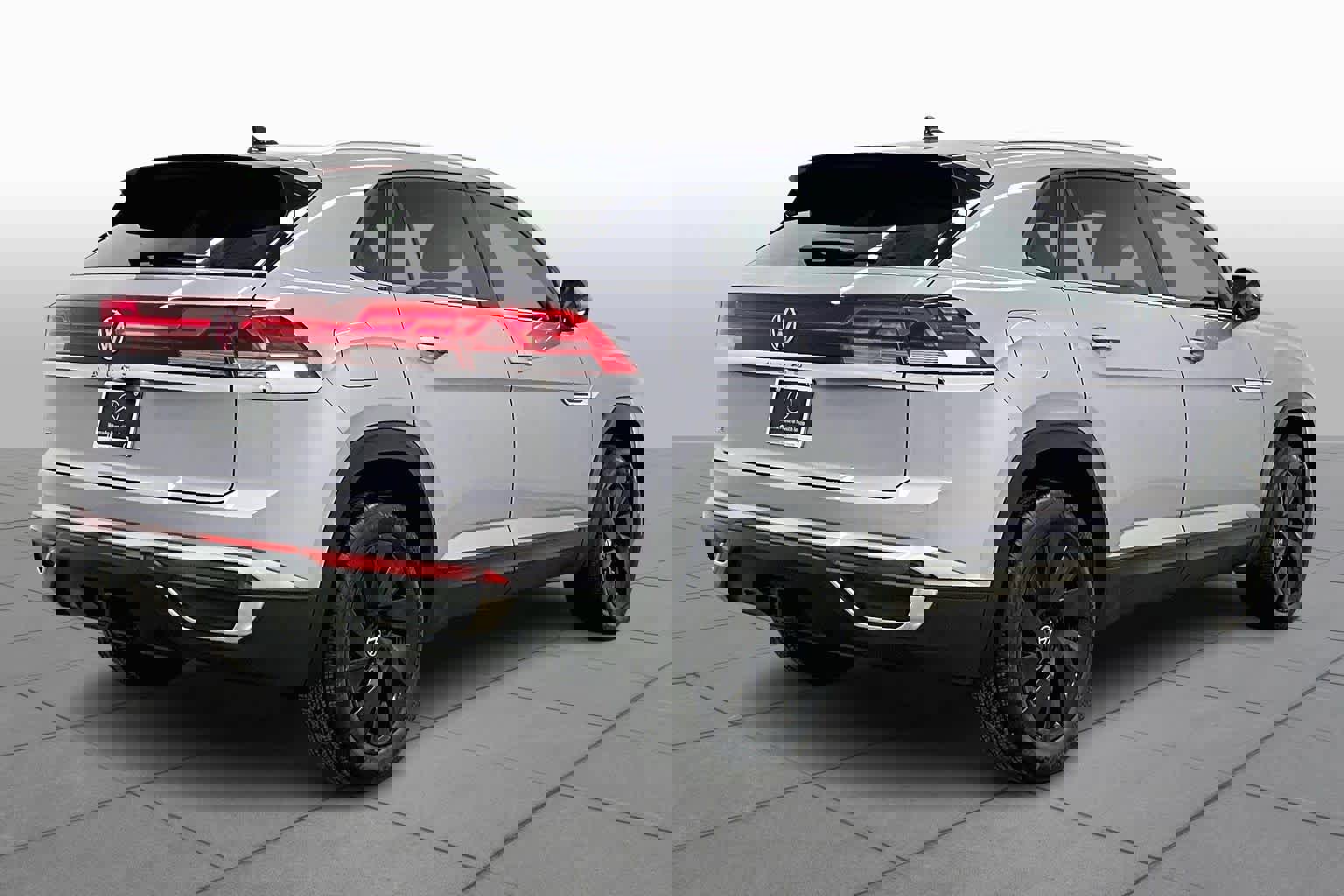 Used 2024 Volkswagen Atlas Cross Sport SE w/ Panoramic Sunroof Package image 13