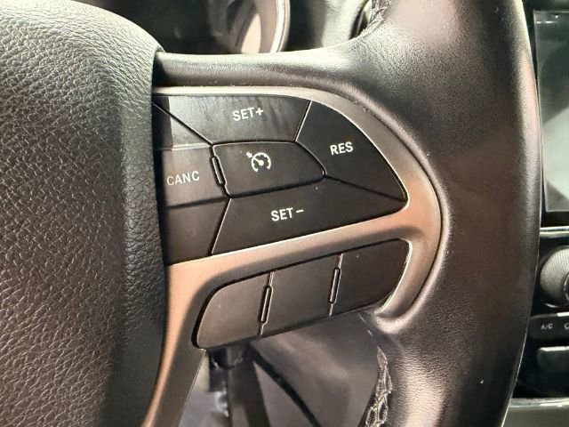 Used 2019 Jeep Grand Cherokee Limited w/ Luxury Group II AWD/4WD image 26