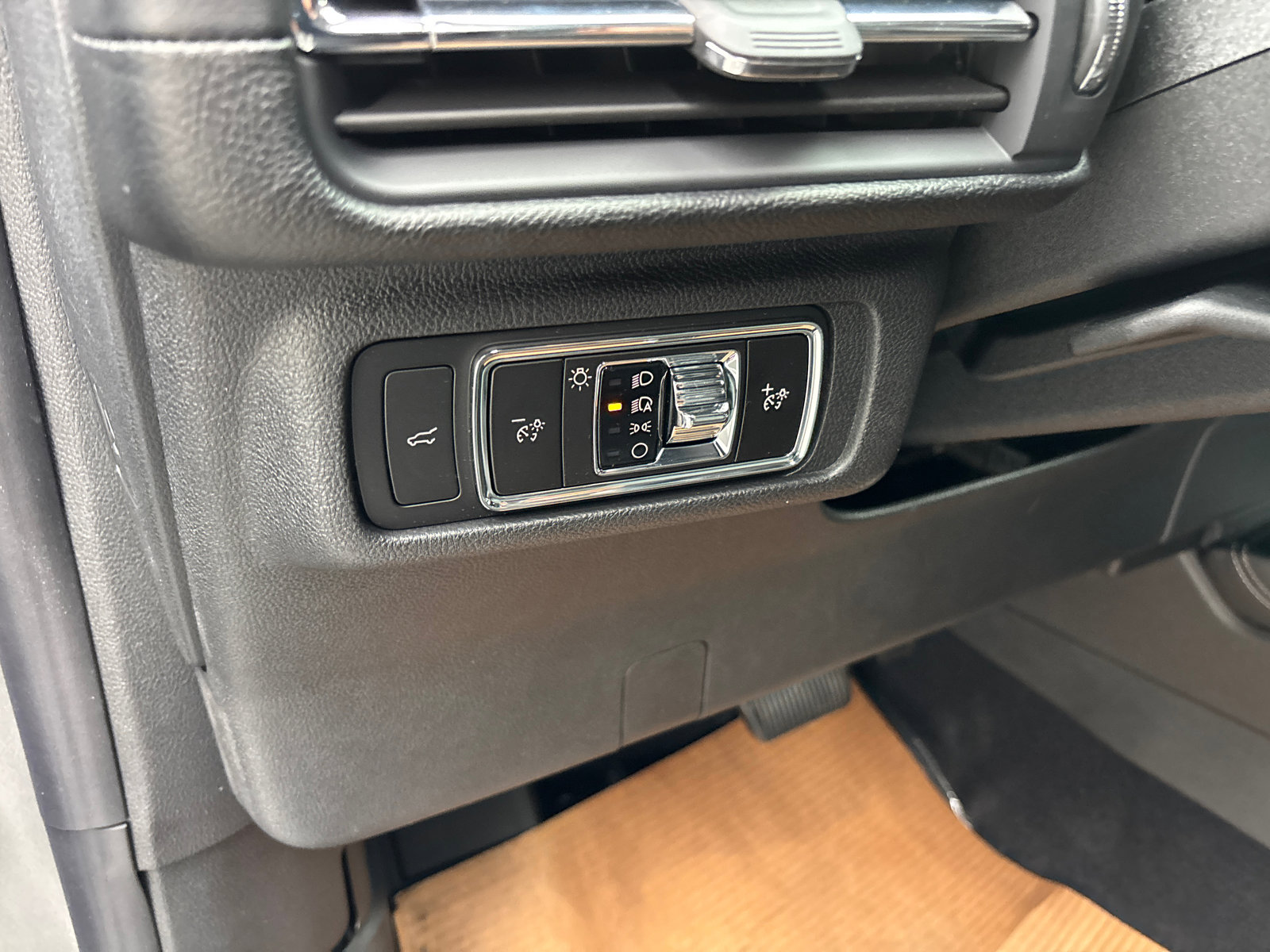 New 2026 Lincoln Corsair Premiere image 14