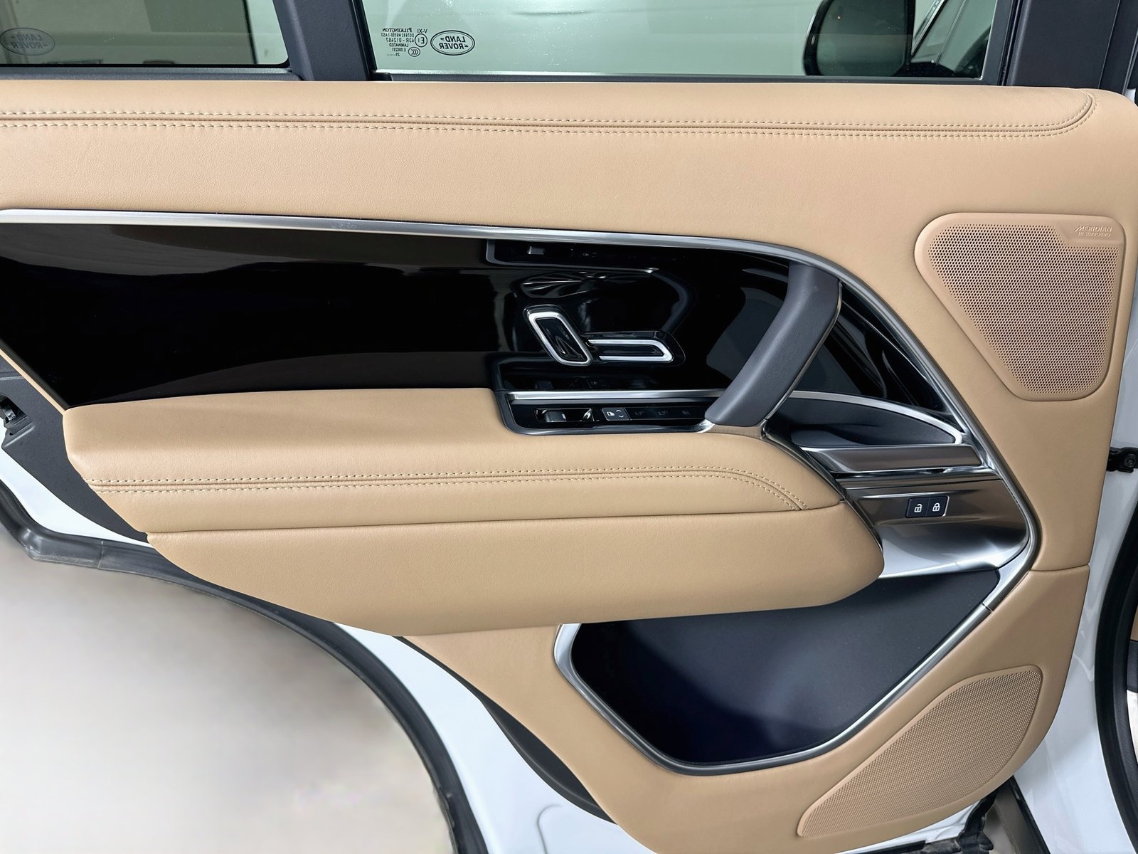 New 2026 Land Rover Range Rover SE AWD/4WD image 35