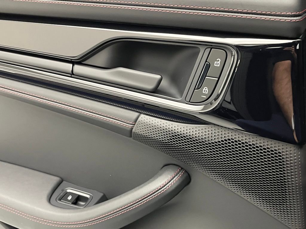 Certified 2025 Porsche Panamera Turbo image 35