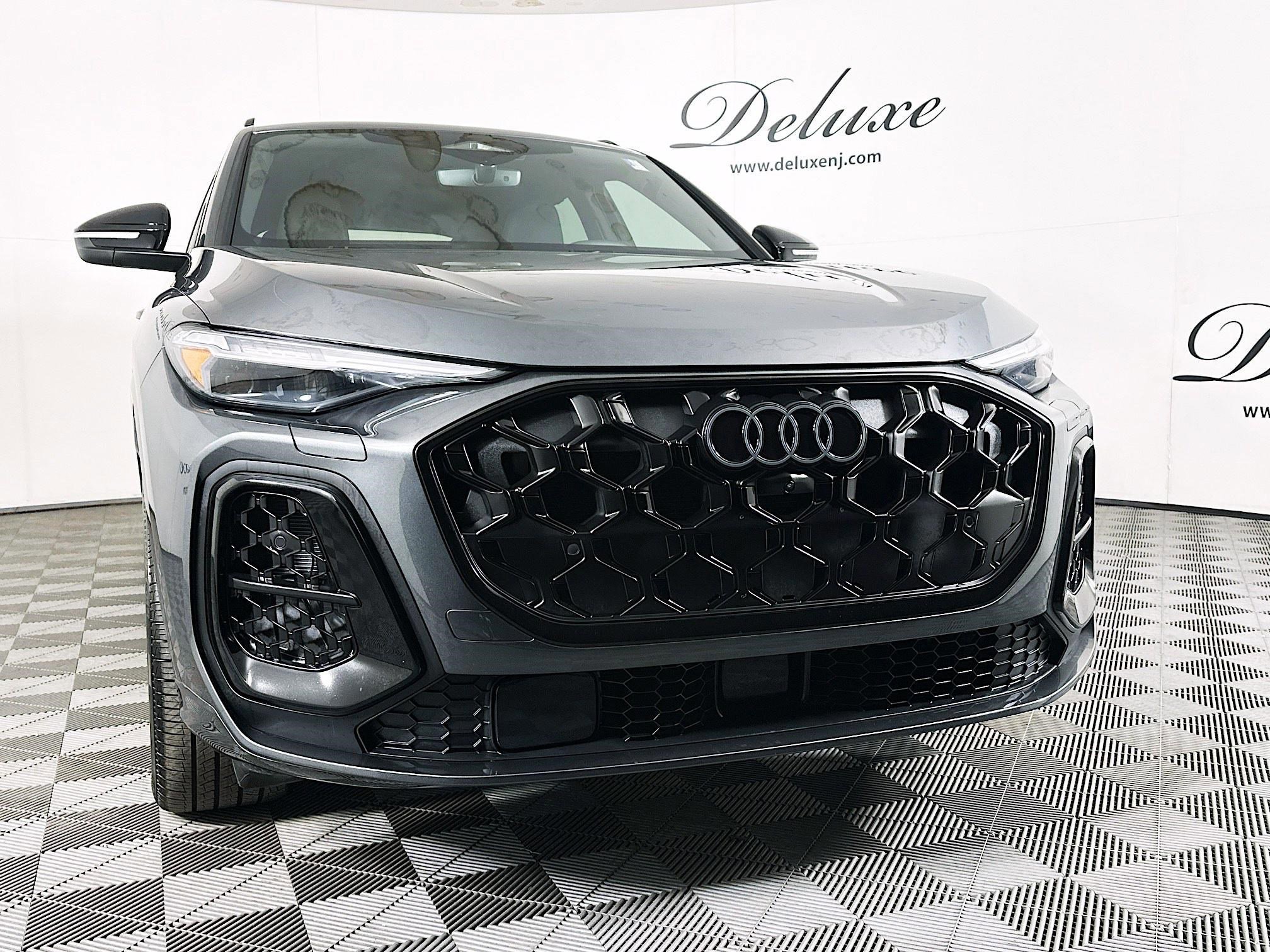 Used 2025 Audi SQ5 Premium Plus w/ Premium Plus Package image 30