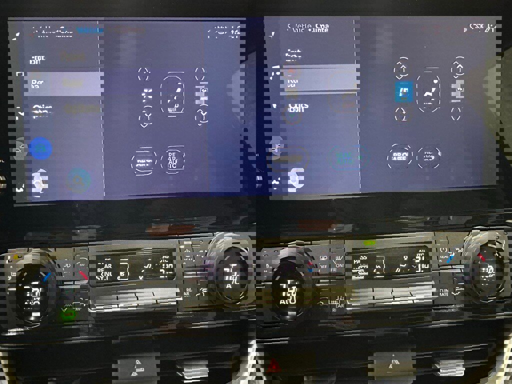 Used 2025 Toyota Grand Highlander AWD image 32