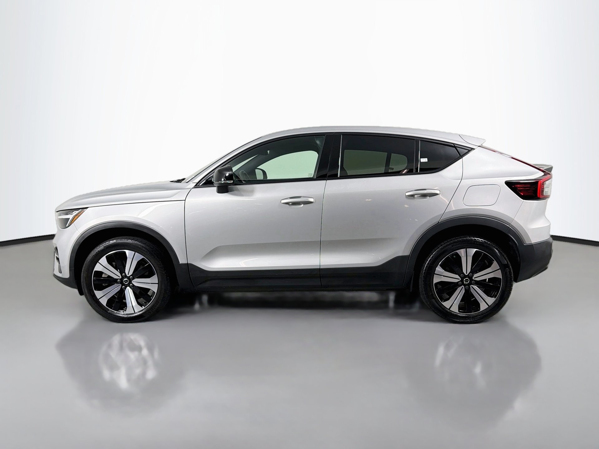 Certified 2023 Volvo C40 Recharge Core AWD/4WD image 9
