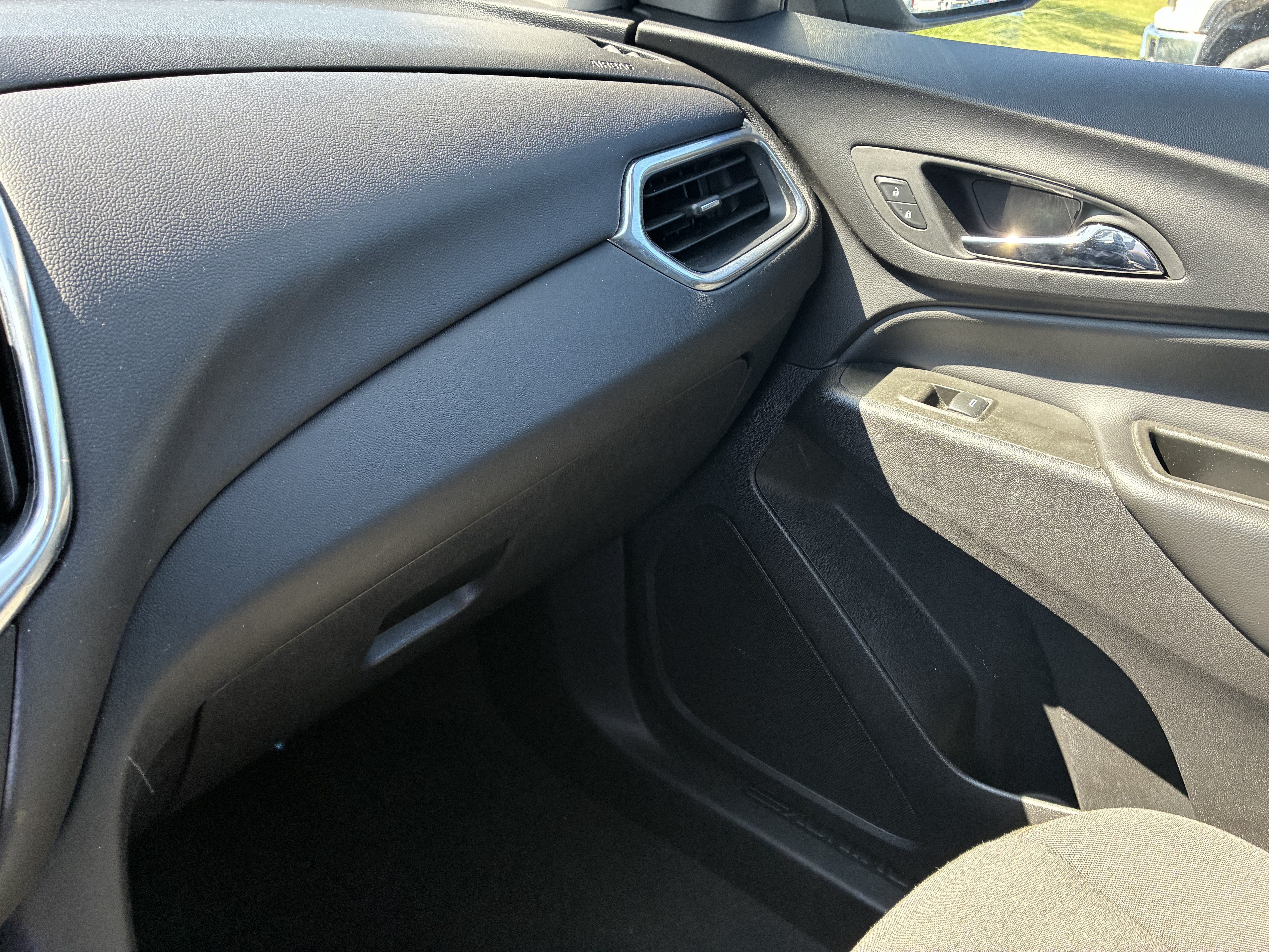 Used 2024 Chevrolet Equinox LT FWD image 36