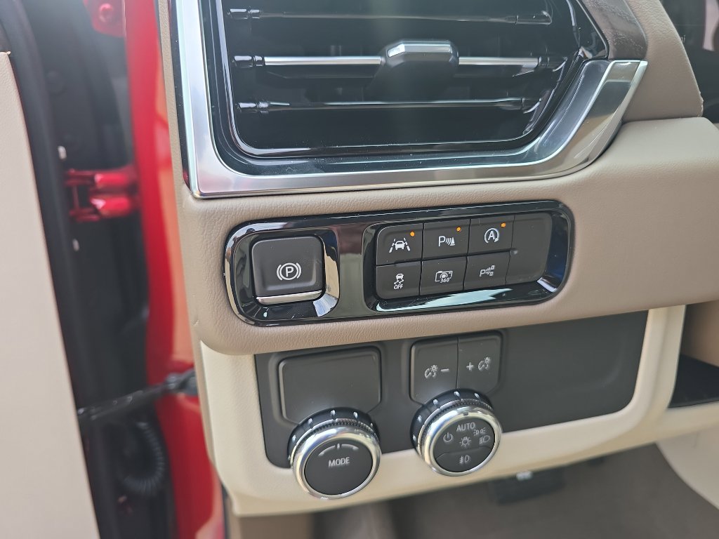 New 2026 GMC Yukon Denali w/ LPO, Floor Liner Package image 20