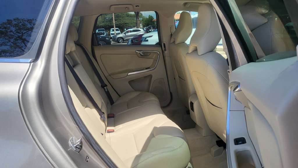 Used 2015 Volvo XC60 T5 Premier w/ Protection Package FWD image 22
