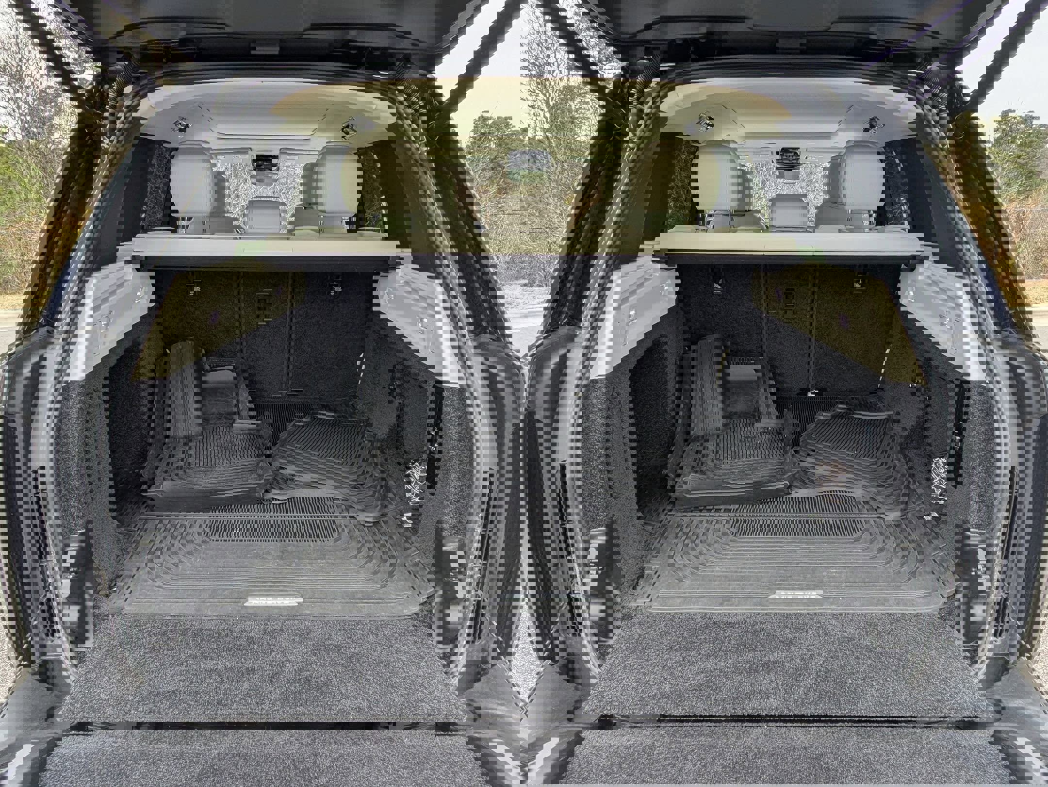 Used 2023 Land Rover Range Rover SE image 28