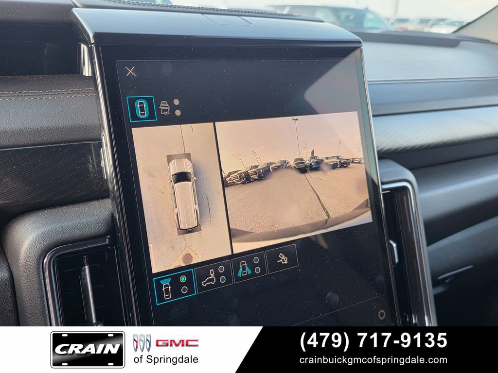 Used 2025 GMC Yukon XL AT4 AWD/4WD image 17