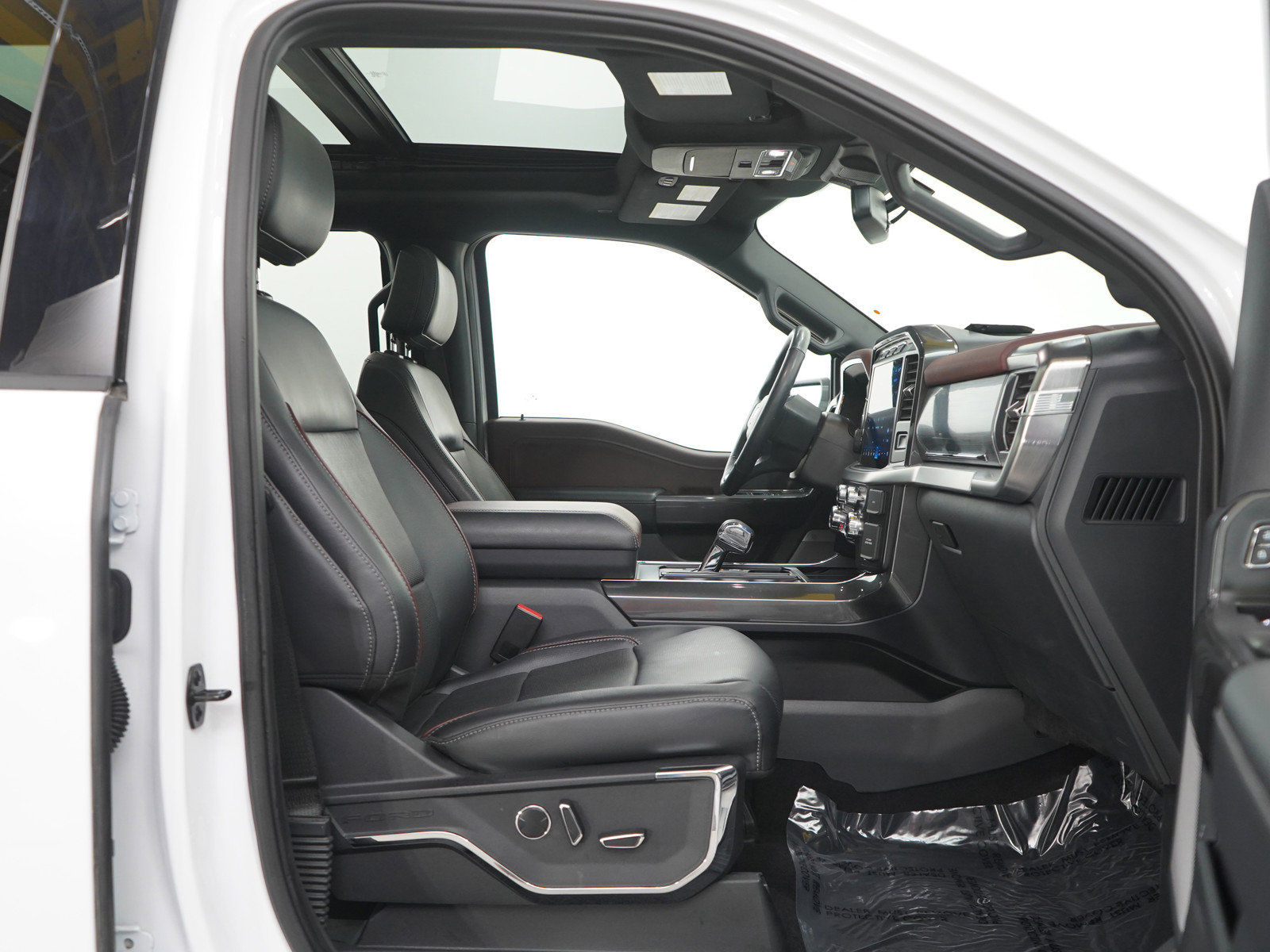 Used 2023 Ford F150 Lariat w/ Equipment Group 502A High image 10